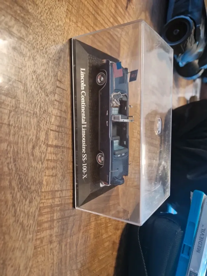 Lincoln continental limousine ss-100-x