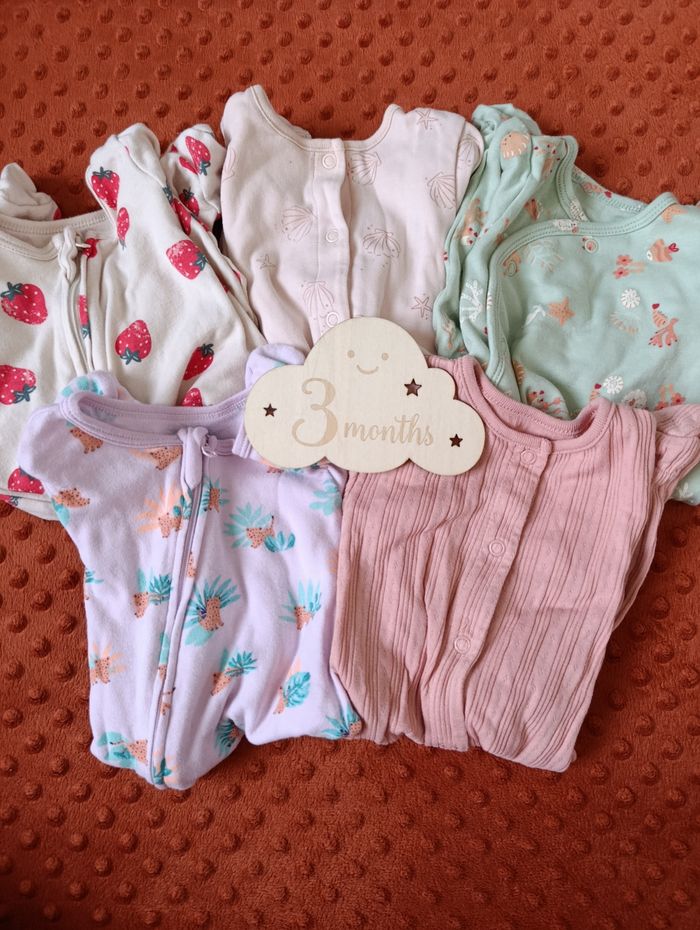 Lot de pyjamas - photo numéro 2