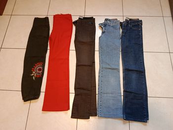 A saisir ! 3 jeans + 2 pantalons ( dont 1 CAMAÏEU) , femme, tailles 36 et 38 ( Bien lire merci)