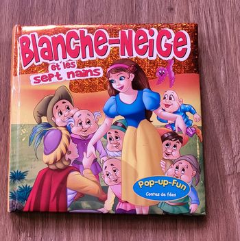 Livre Pop up Blanche Neige