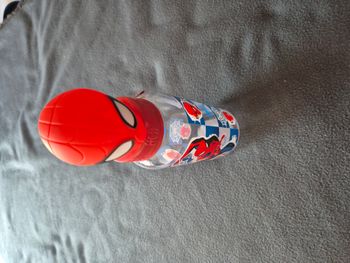 gourde spiderman