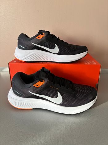 NIKE AIR ZOOM STRUCTURE 24