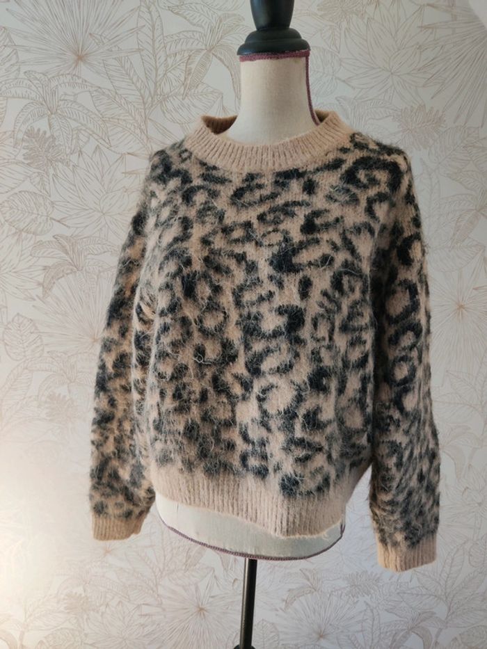 Pull léopard taille 2
