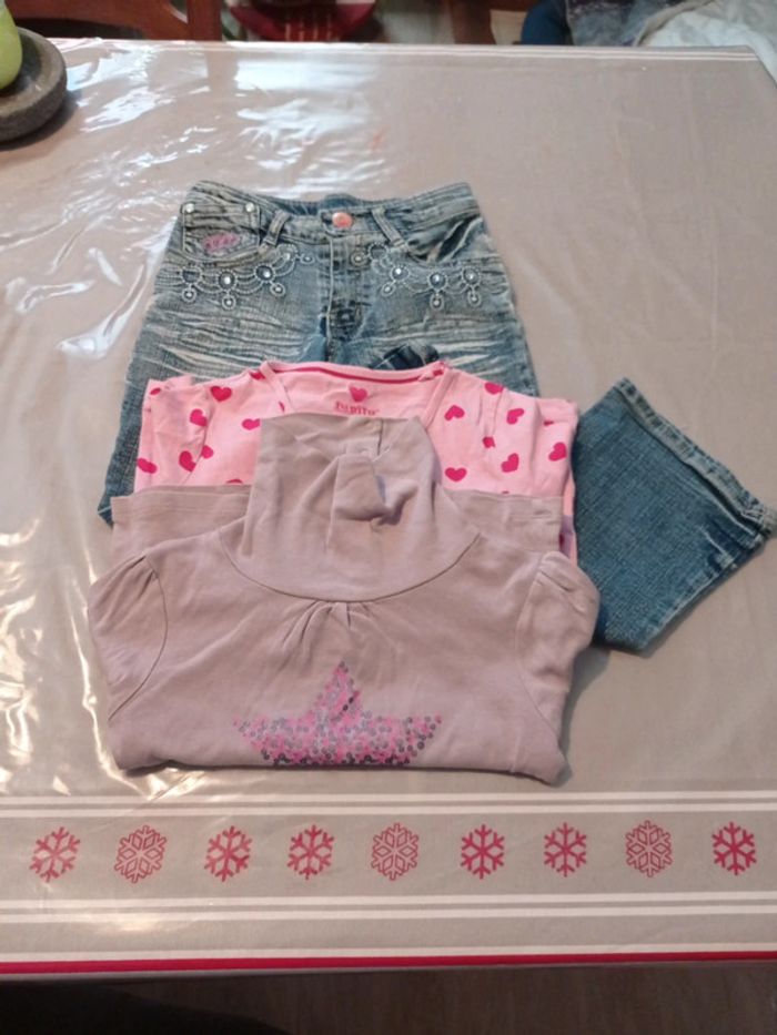 Lot fille 4ans jean plus t-shirts