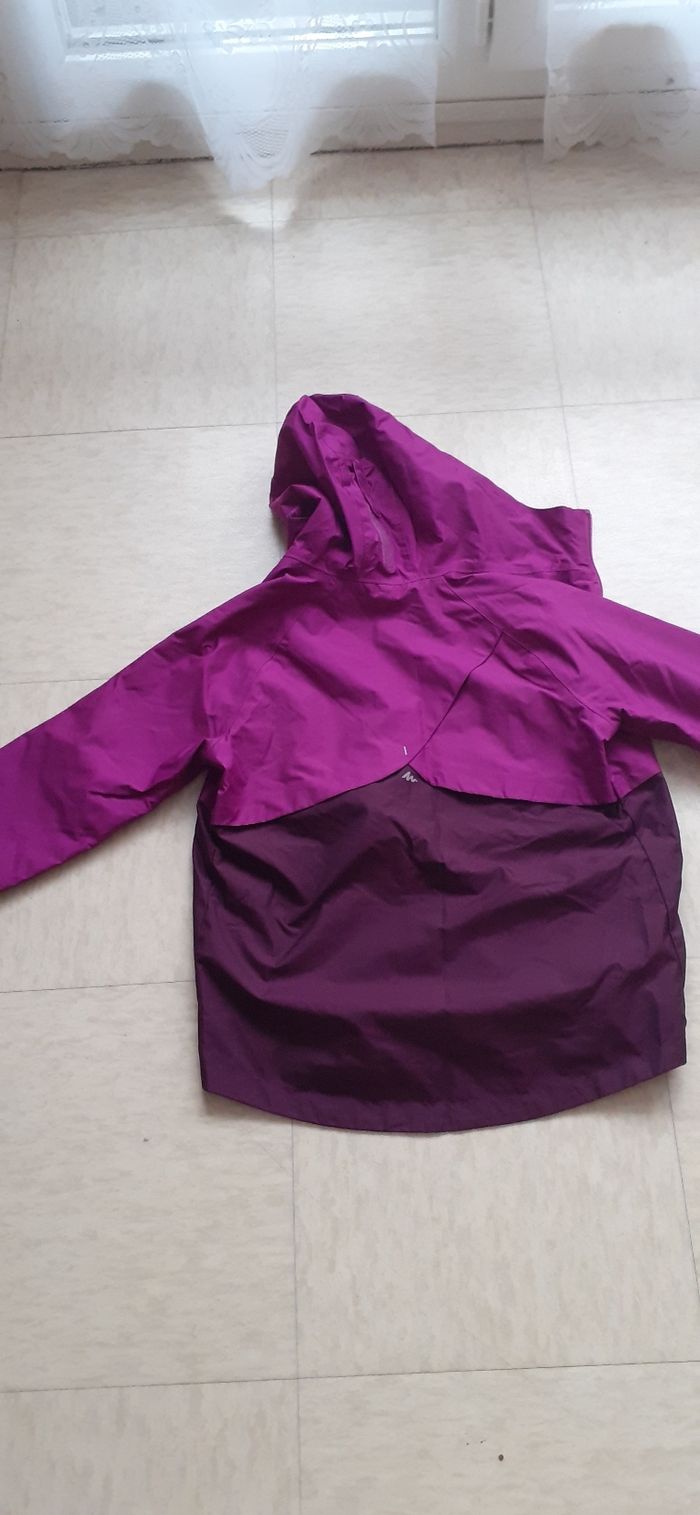 Une veste de fille taille 10ans - photo numéro 3