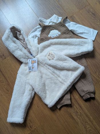 Très bel ensemble salopette veste et polo manches longues