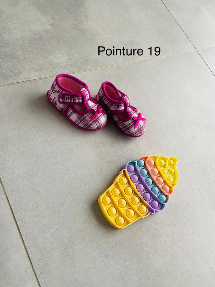 Chaussons bébé fille pointure 19