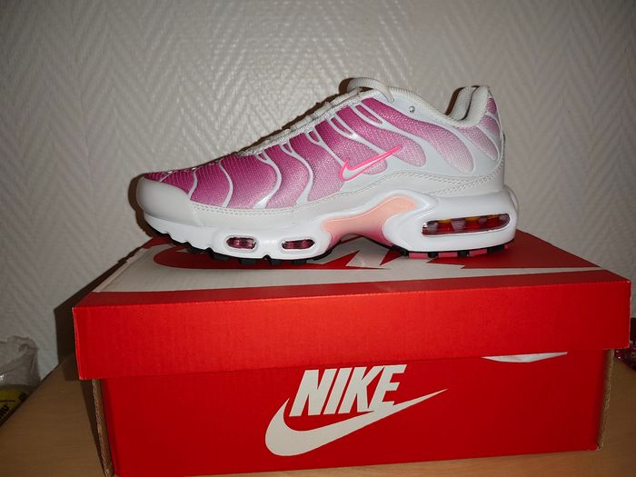 Nike air Max plus taille 38 neuf avec étiquette et emballage. - photo numéro 2