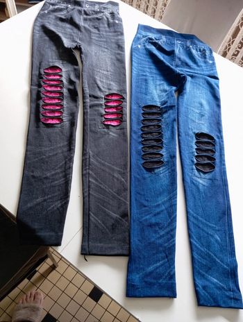 2 leggings taille 10 ans