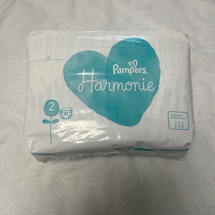 31 couches Pampers Harmonie - Taille 2