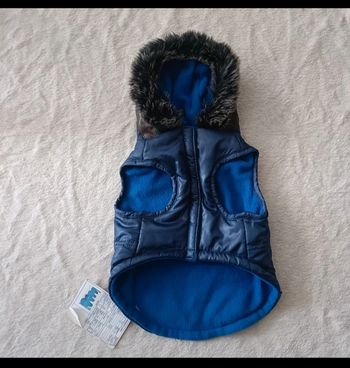 Manteau pour chien d'environ 27 X 23 cm