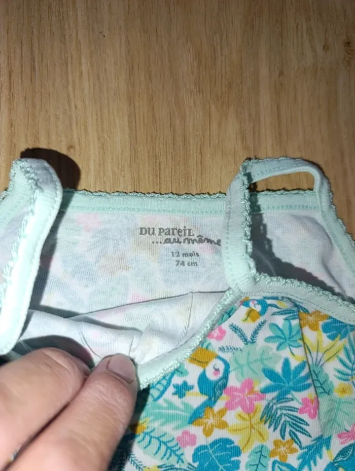 Lot 2 body 12 mois - photo numéro 2