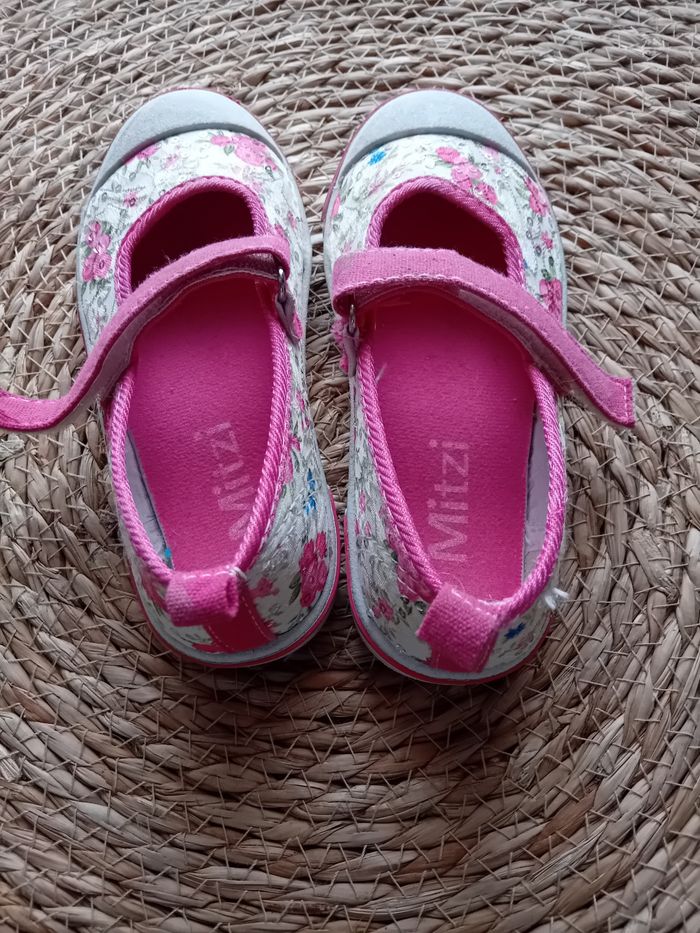 Chaussures fleuries - photo numéro 3