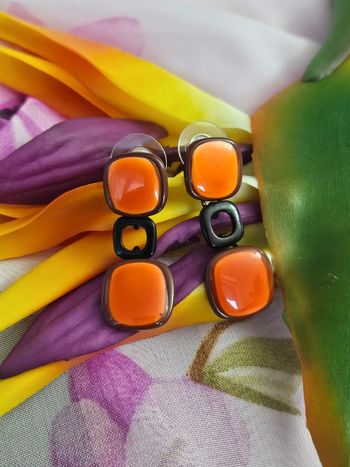 Boucles d oreilles pendantes avec ses carrés orange, ikita, acier inoxydable