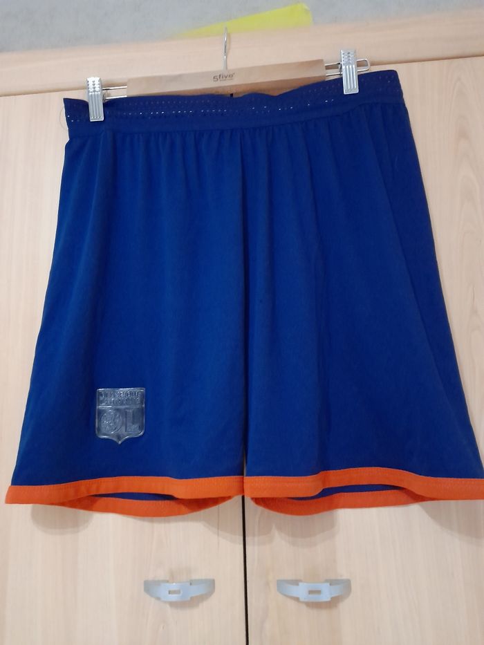 Short Olympique Lyonnais taille L (38)
