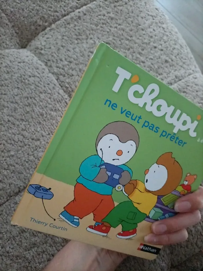 Livre T'choupi ne veut pas prêter - photo numéro 8
