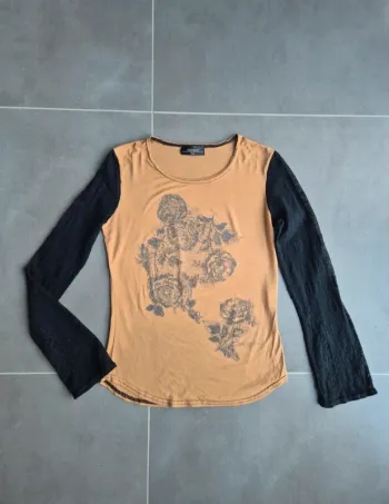 T shirt manches longues beige dentelle noire