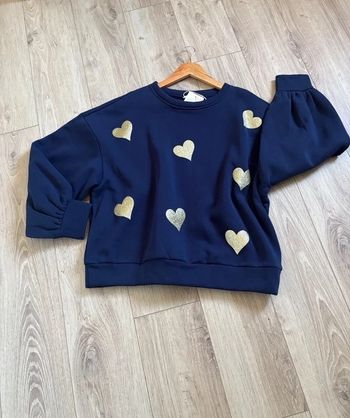 Sweat bleu marine à cœurs dorés pailletés