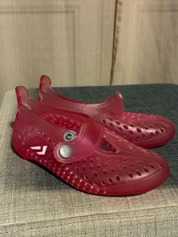 Chaussures aquatiques roses taille 25/26