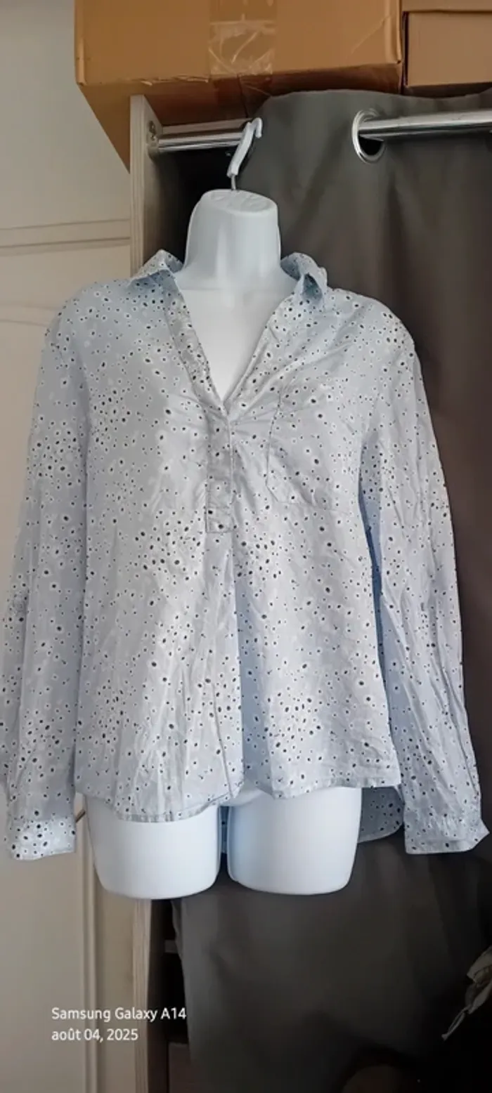 Blouse manches ajustables décolleté en V avec poche motif fleurs bleu femme 42 c&a - photo numéro 3