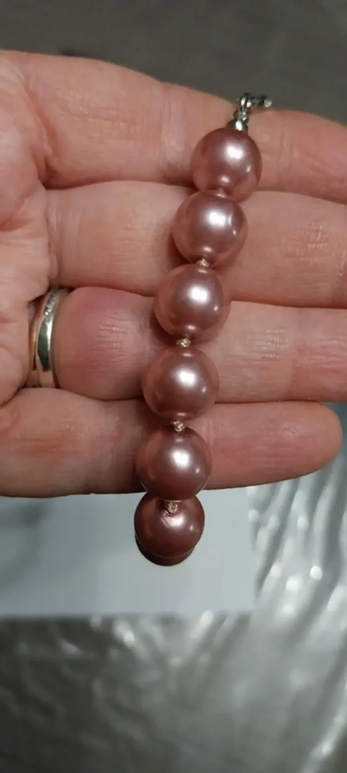 Collier fantaisie en grosses perles rose nacré. Neuf - photo numéro 2