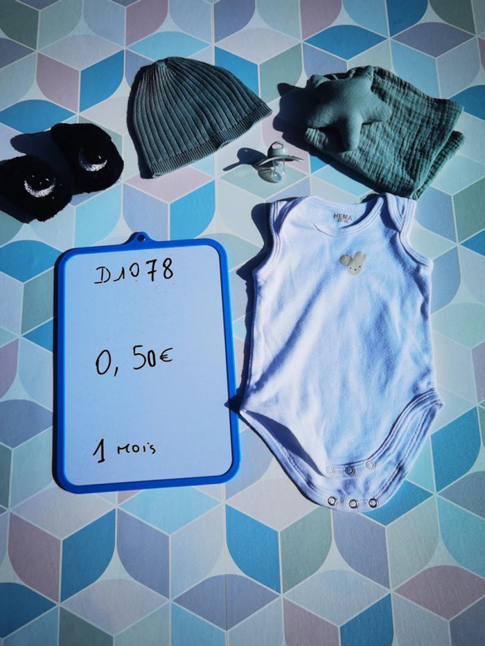 D1078 - body blanc 1 mois