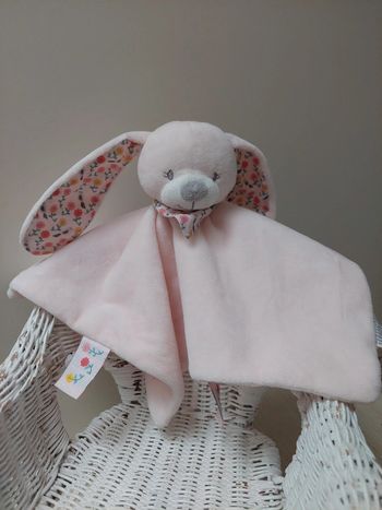 Bout'chou - doudou carré lapin rose