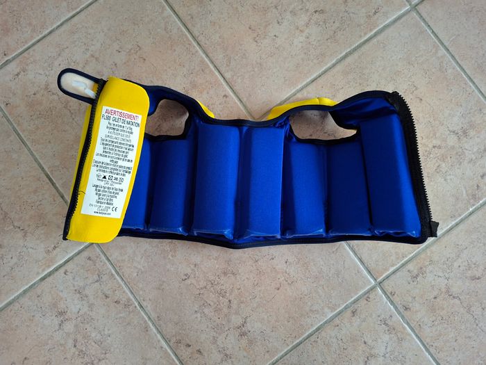 Gilet de sauvetage 12 - 24 mois 11kg à 15kg - photo numéro 4