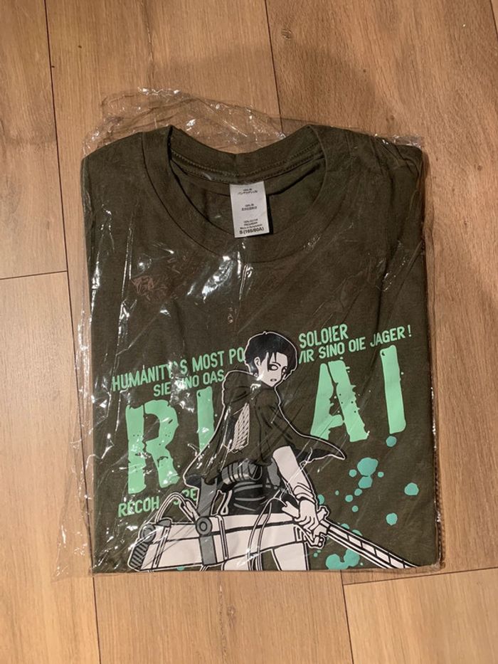 T-shirt Shingeki no Kyojin (L’attaque des titans)