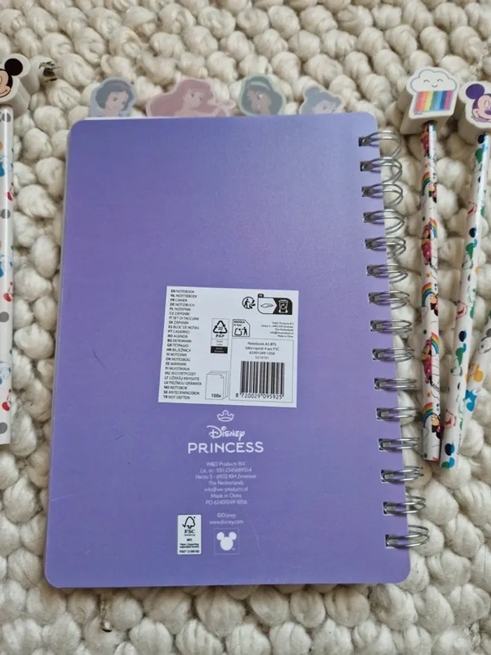 Lot 6 crayons à papier et Carnet Disney neufs - photo numéro 7