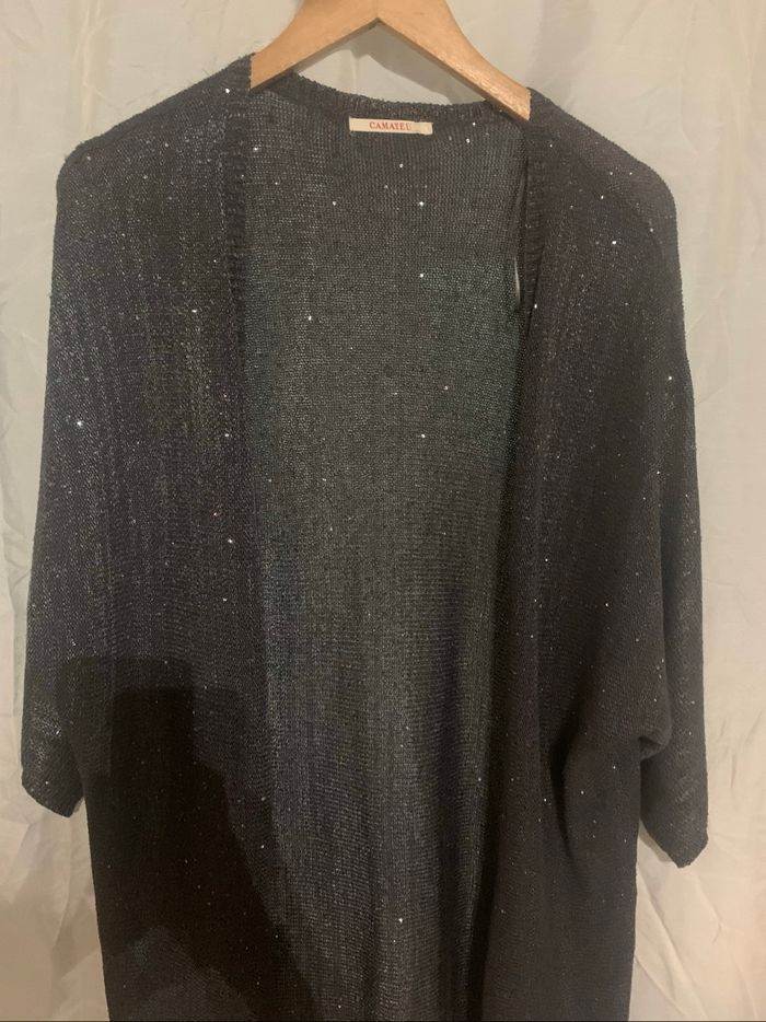 Veste longue Camaïeu taille 42-44 grise tres bon état motif brillant manches 3/4 - photo numéro 3