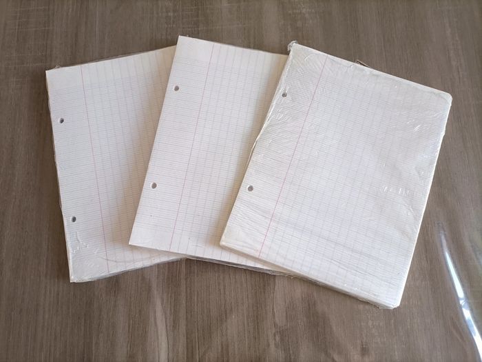 Lot de 3 paquets feuilles petit format grands carreaux