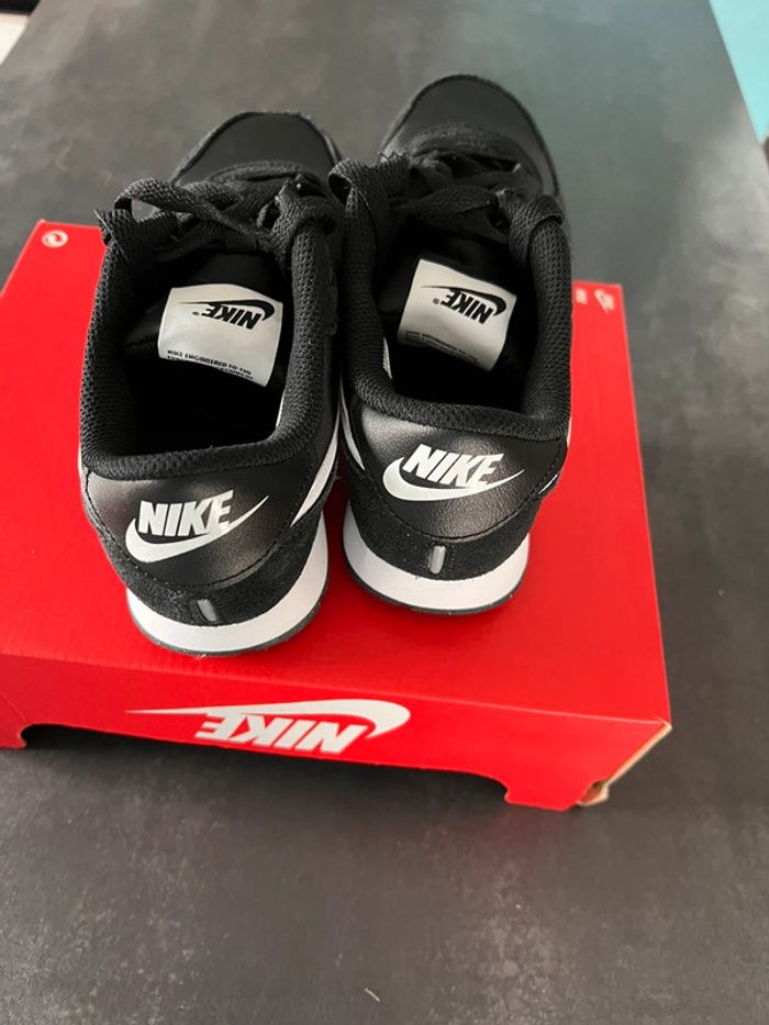 Basket Nike unisex taille 36.5 - photo numéro 4