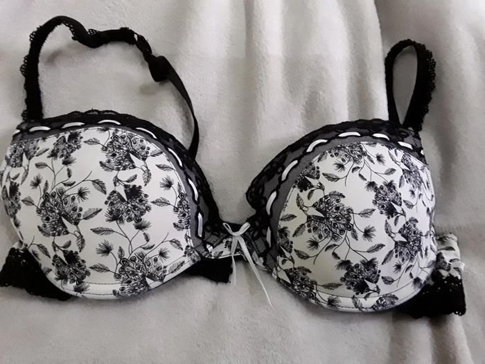 Soutien-gorge etam 90B noir et blanc🌺
