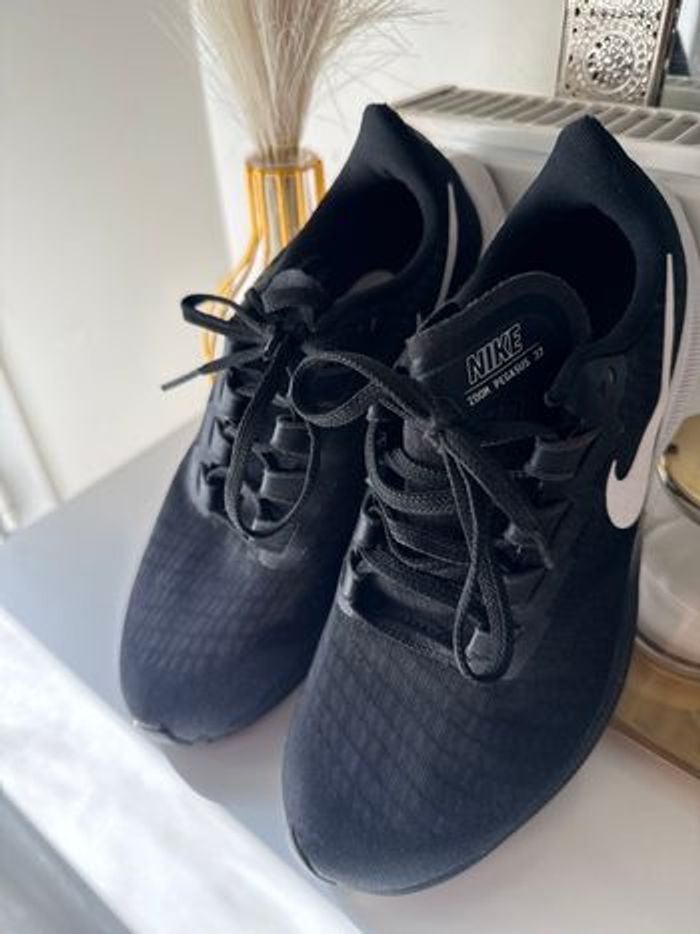 Baskets Nike running Nike – Neuf – Taille 38 - photo numéro 2