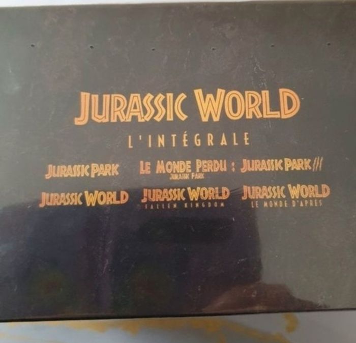 Coffret dvd Jurassic Park + Wordl 6 dvd - photo numéro 3