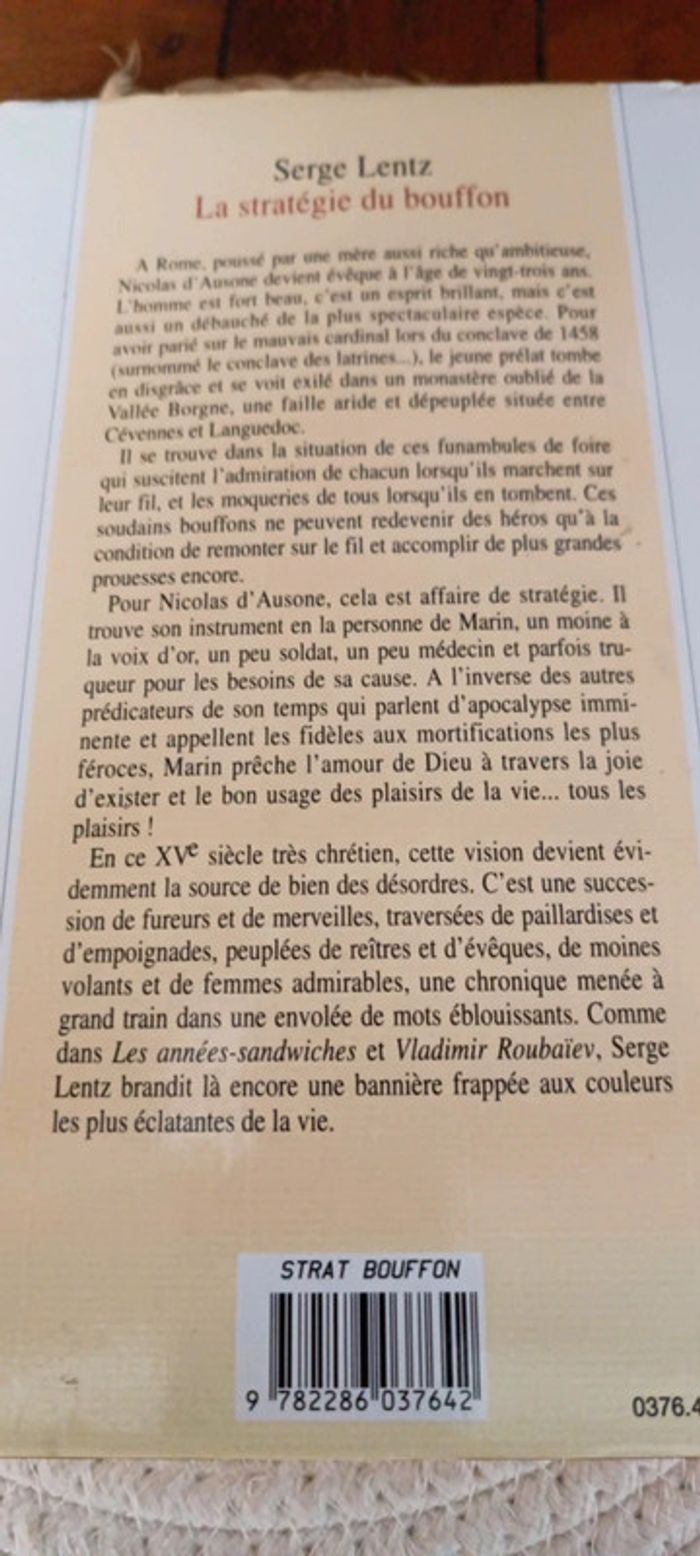 Livre la stratégie du bouffon - photo numéro 2