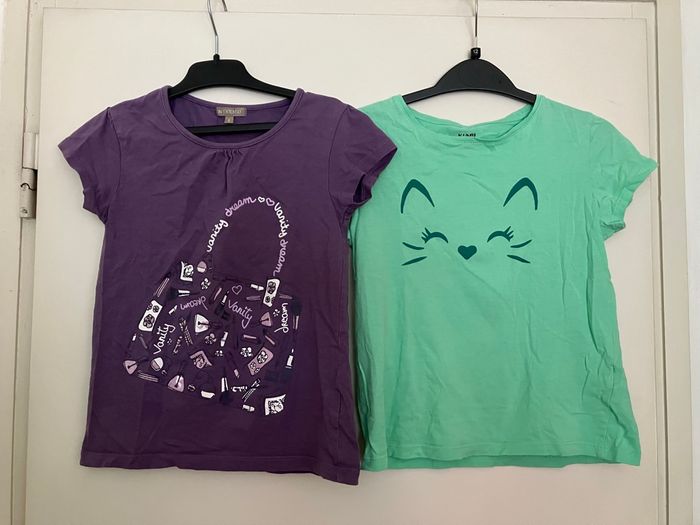 Lot de 2 T-shirts 6/8 ans (1€)