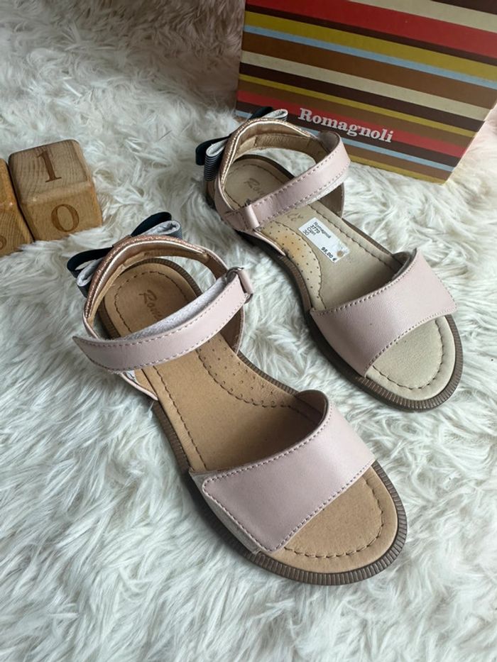 Paire de sandales rose Romagnoli taille 30 - photo numéro 4