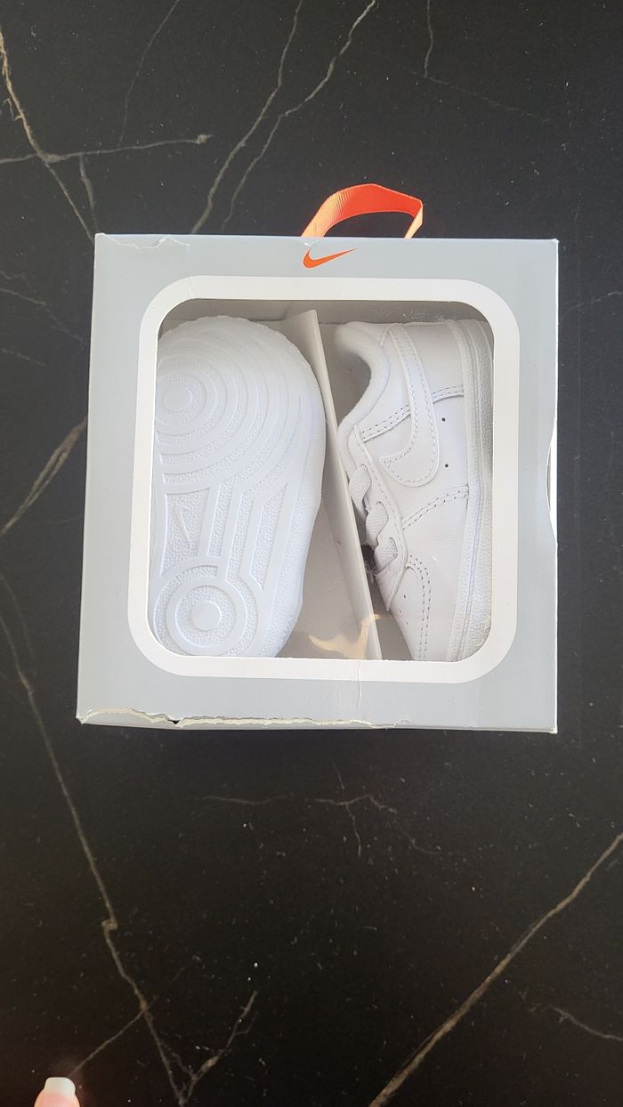 Basket Nike force1 taille 18,5 - photo numéro 2