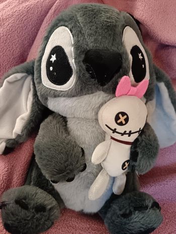 Peluche stitch et scrump neuve