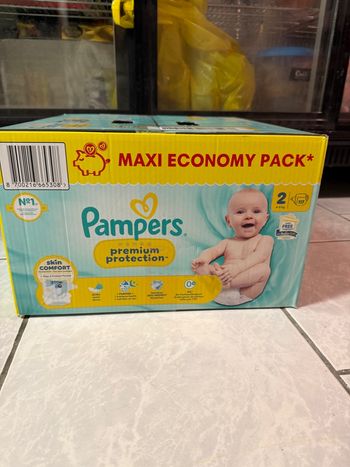 117 couches Pampers taille 2