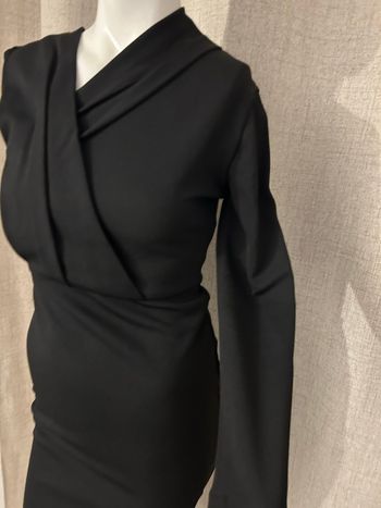 Robe avec une manche longue 
