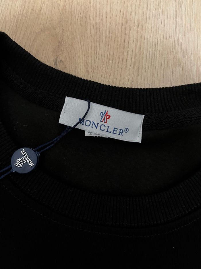 Pull monclr - photo numéro 6