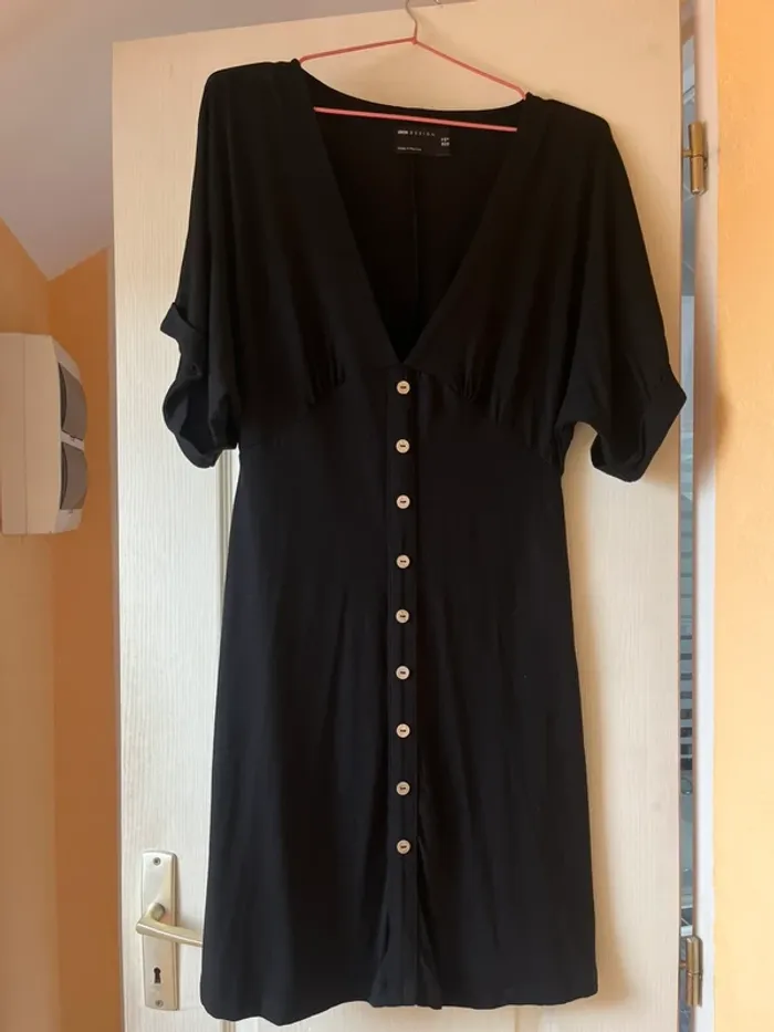 robe mi longue boutonné et cintré à la taille noir asos - photo numéro 2