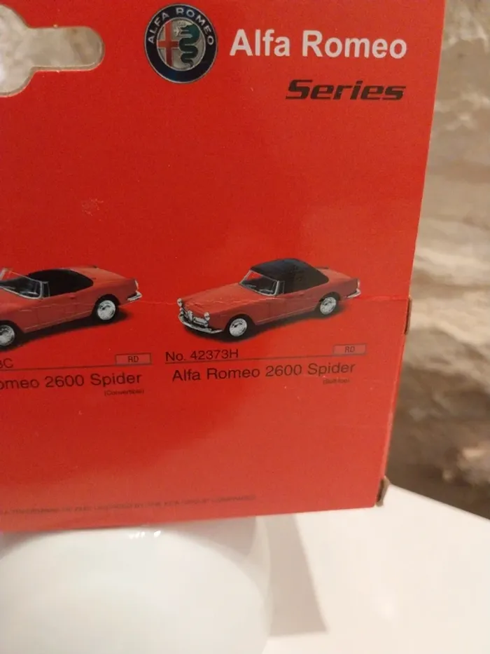 Voiture miniature de collection Alfa Romeo 2600 spider - photo numéro 4