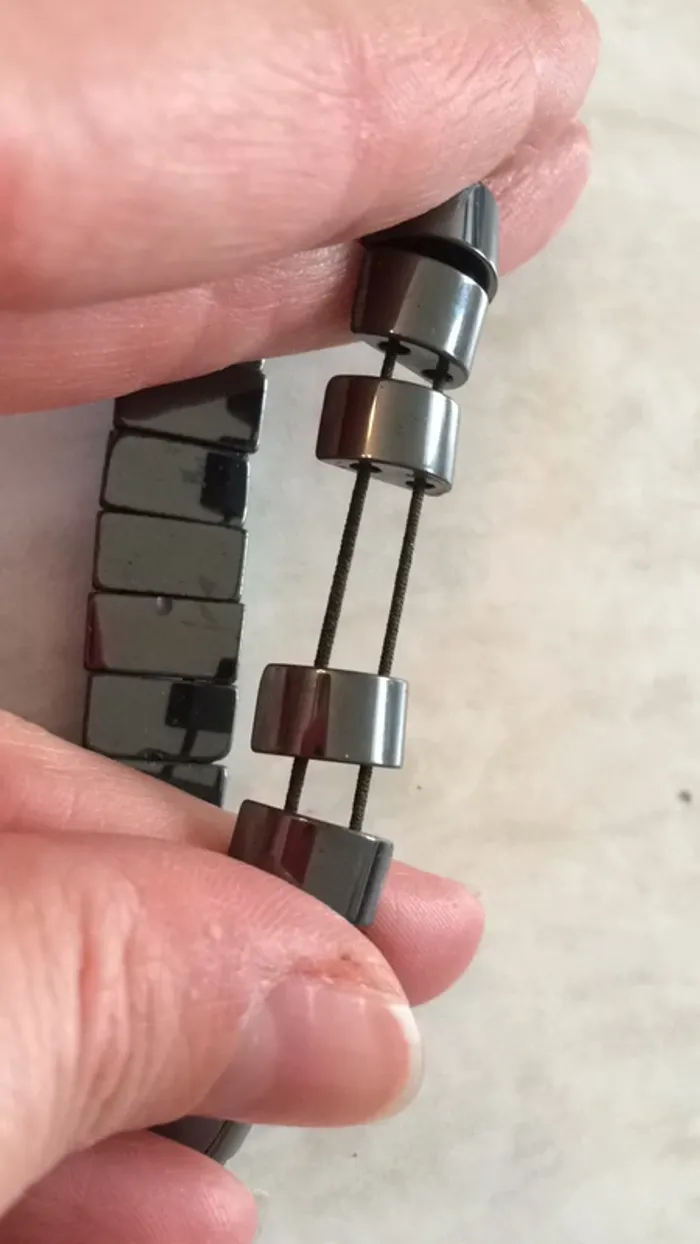 Bracelet roche volcanique - photo numéro 2