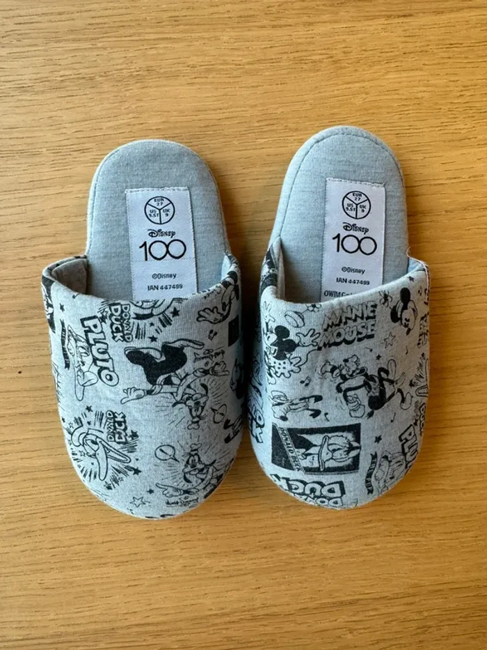 Chaussons Disney 100 Mickey et ses amis gris taille 27 neuf - photo numéro 4