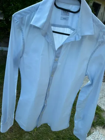 Chemise bleu clair