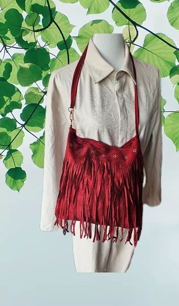 Sac a main bandoulière bordeaux avec ses franges